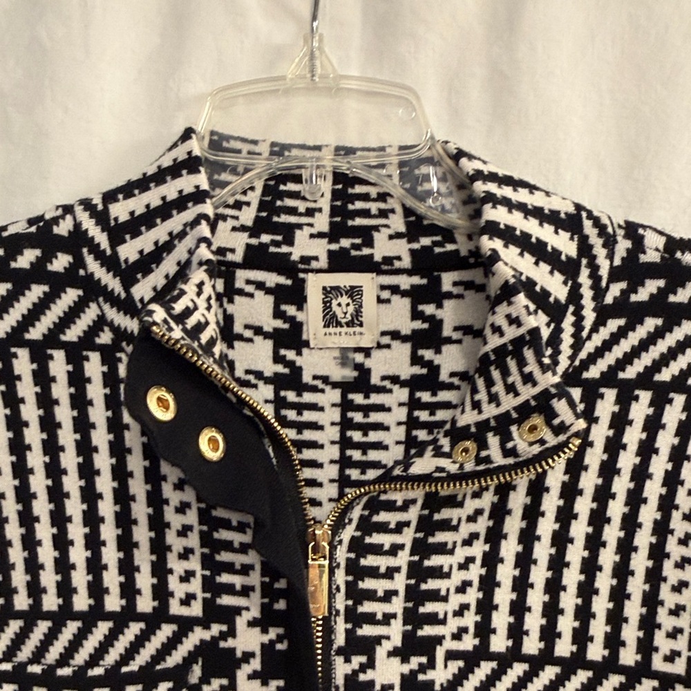 Anne Klein Classic Monochrome Patterned Blazer - Picture 3 of 7